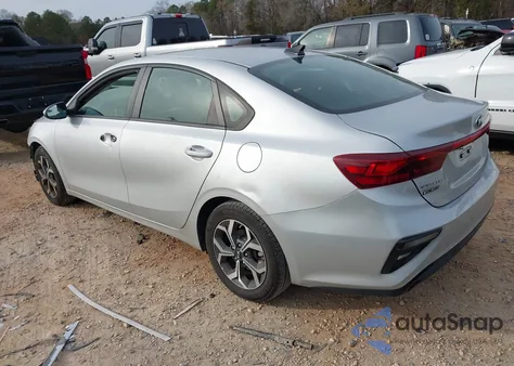 2021 Kia Forte Lxs z USA, uszkodzony, nr VIN 3KPF24AD5ME306475